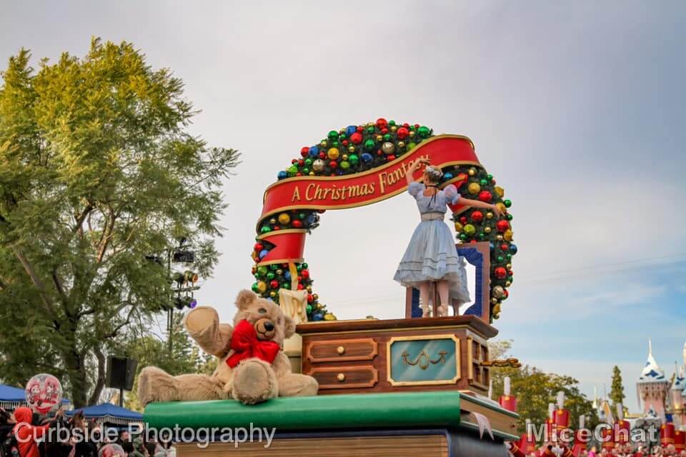 , Disneyland Update – Christmas on Ice for the Naughty and Nice