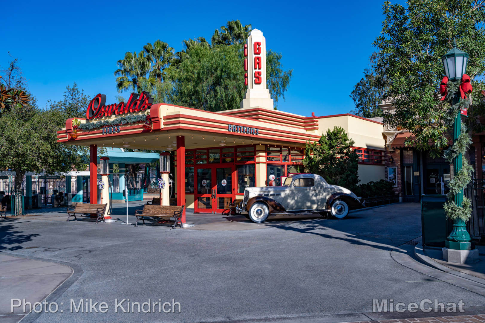 , Disneyland Update – Christmas on Ice for the Naughty and Nice
