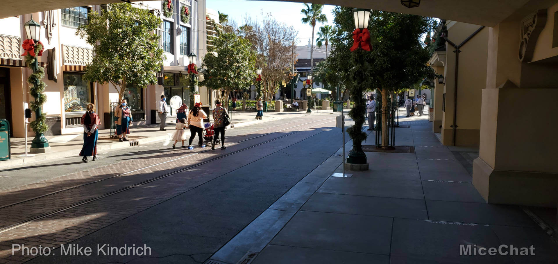, Disneyland Update – Christmas on Ice for the Naughty and Nice