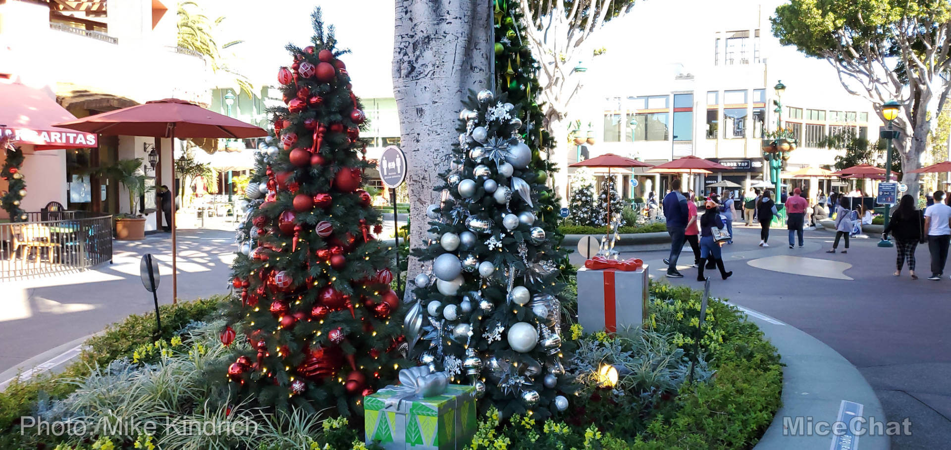 , Disneyland Update – Christmas on Ice for the Naughty and Nice