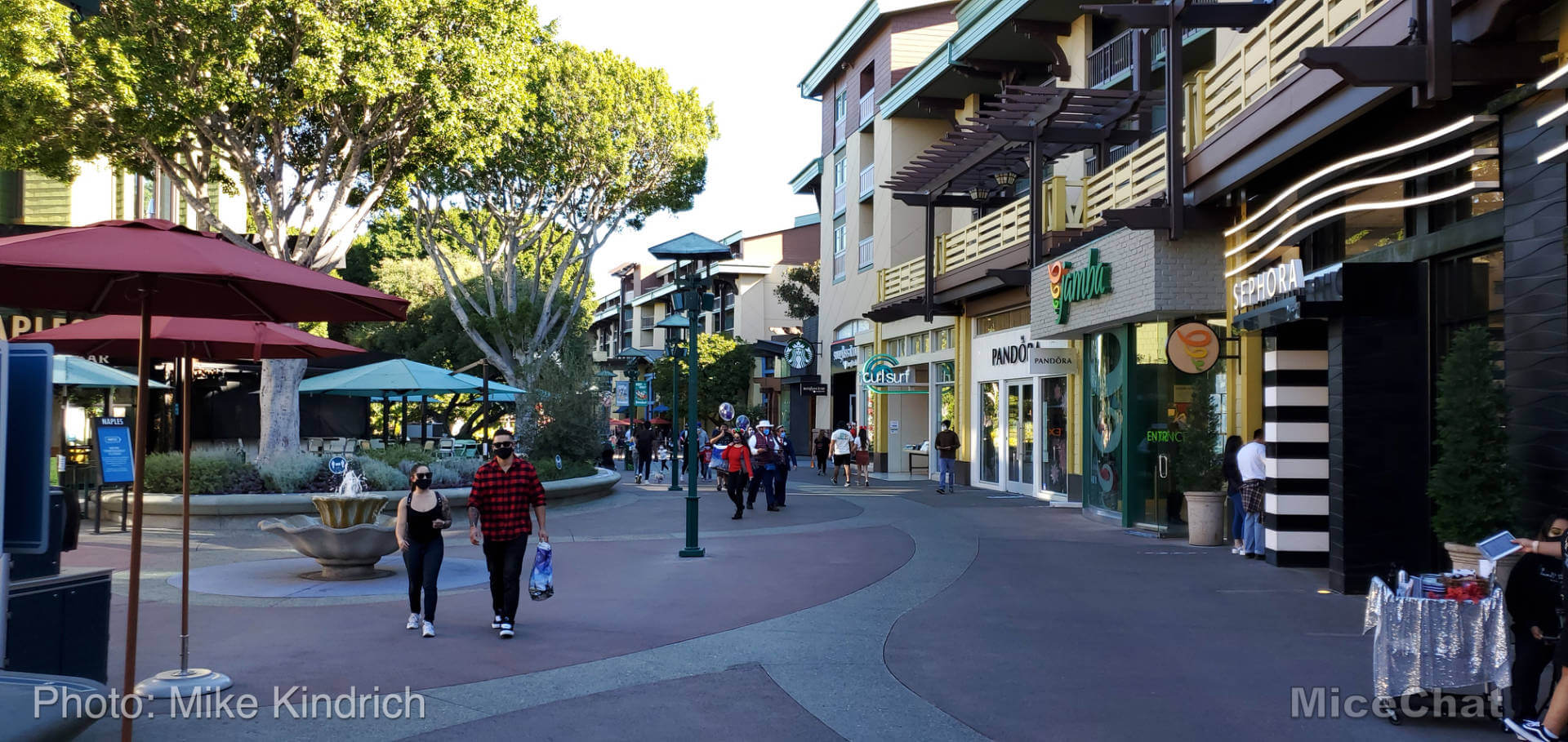 , Disneyland Update – Christmas on Ice for the Naughty and Nice
