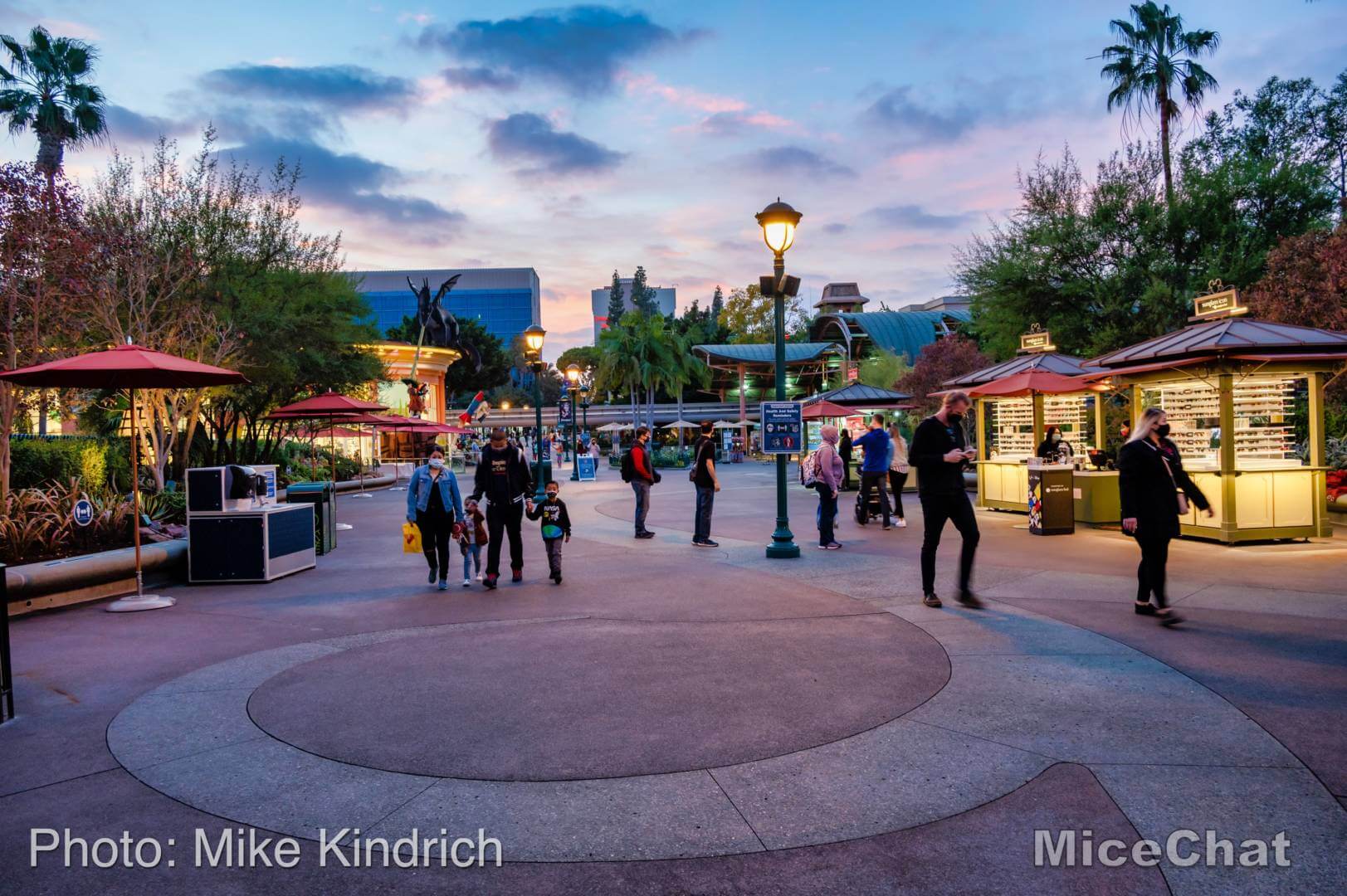, Disneyland Resort Update – Holiday Twist and Avengers Surprise