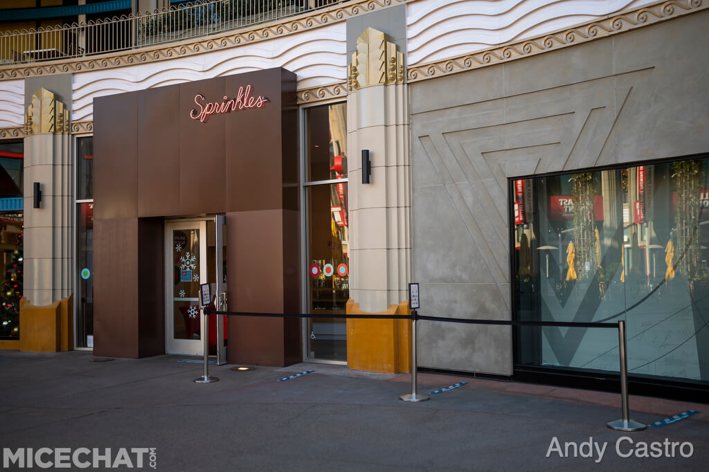 , Disneyland Resort Update – Holiday Twist and Avengers Surprise