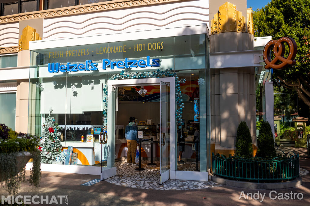 , Disneyland Resort Update – Holiday Twist and Avengers Surprise