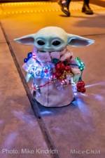 Downtown Disney baby yoda christmas-micechat_sharing