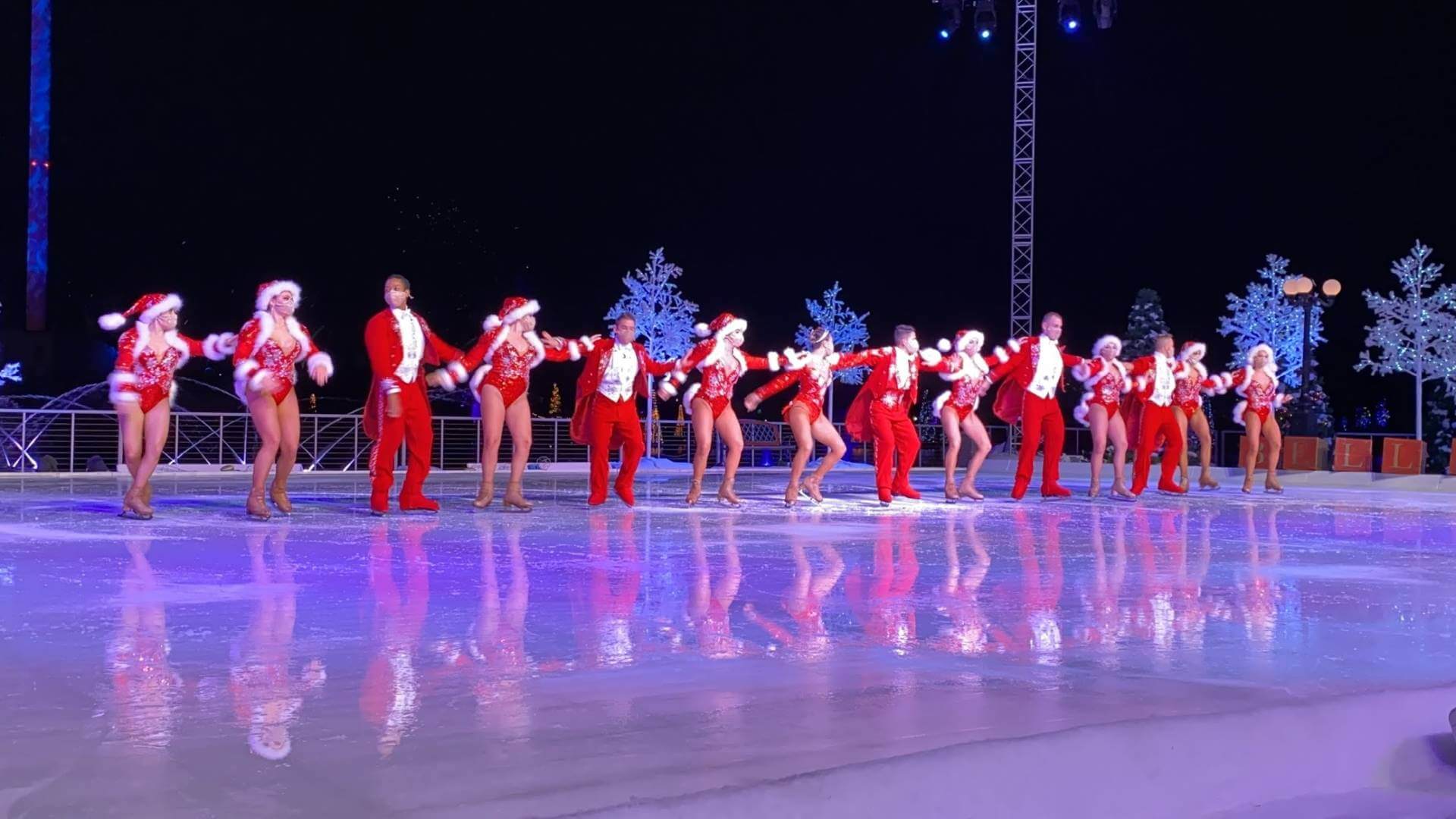 , Holiday Celebrations and fireworks at SeaWorld Orlando