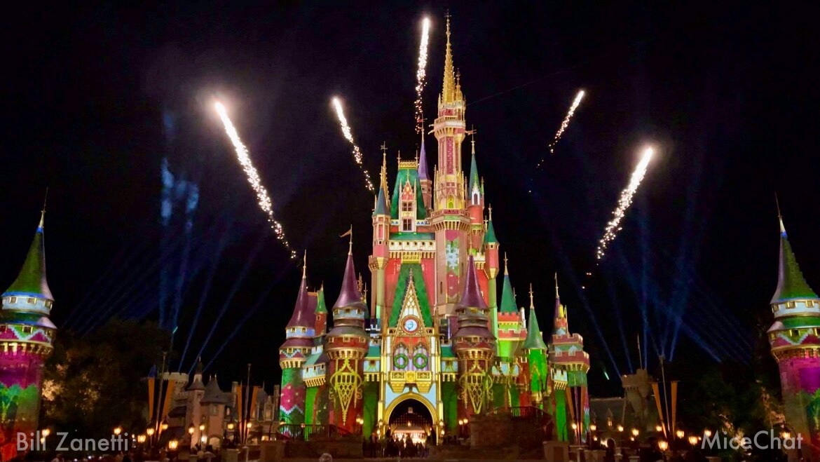 , Walt Disney World Update &#8211; Holiday Surprises &#038; Hollywood Kitsch