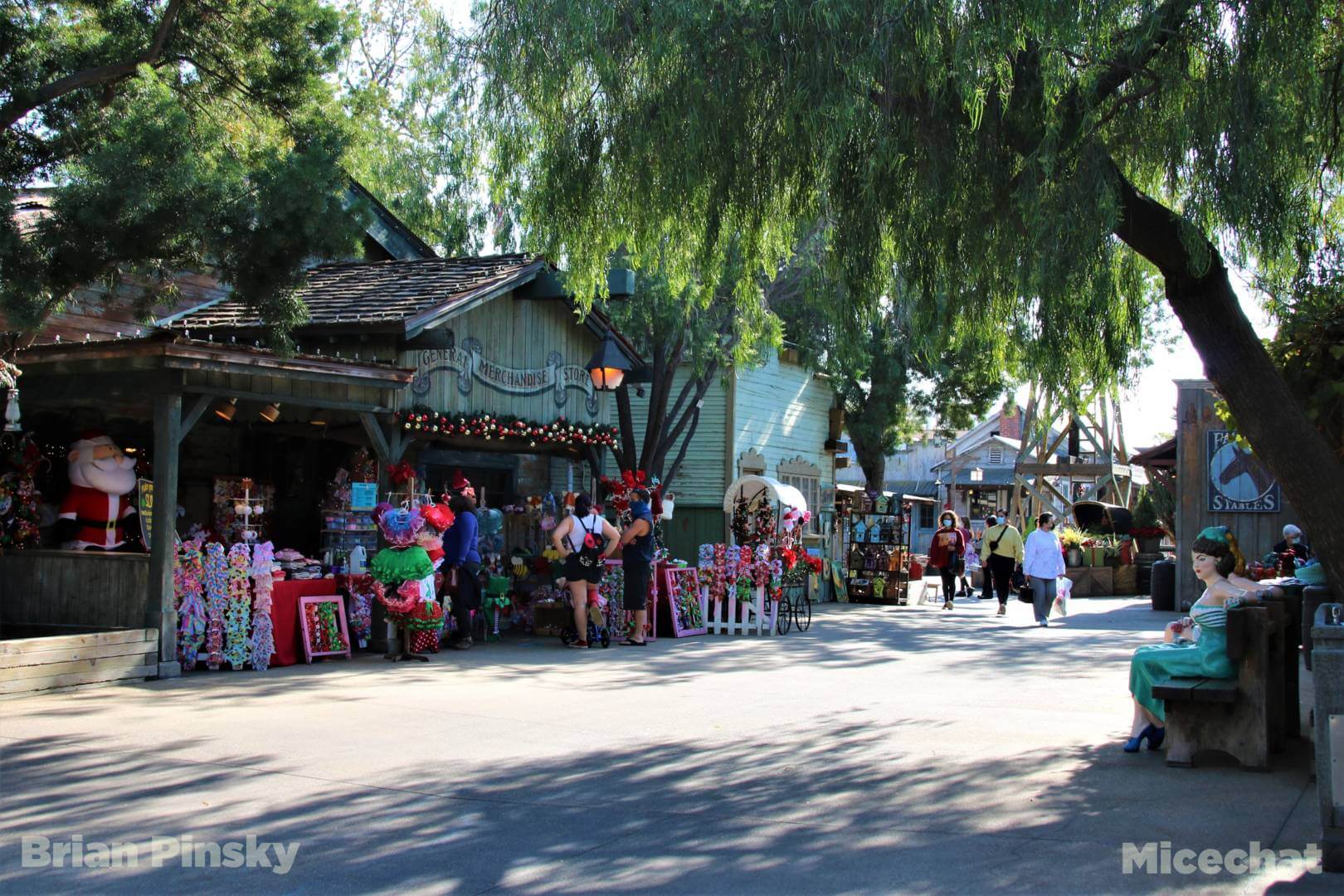 , Disneyland Resort Update – Holiday Twist and Avengers Surprise