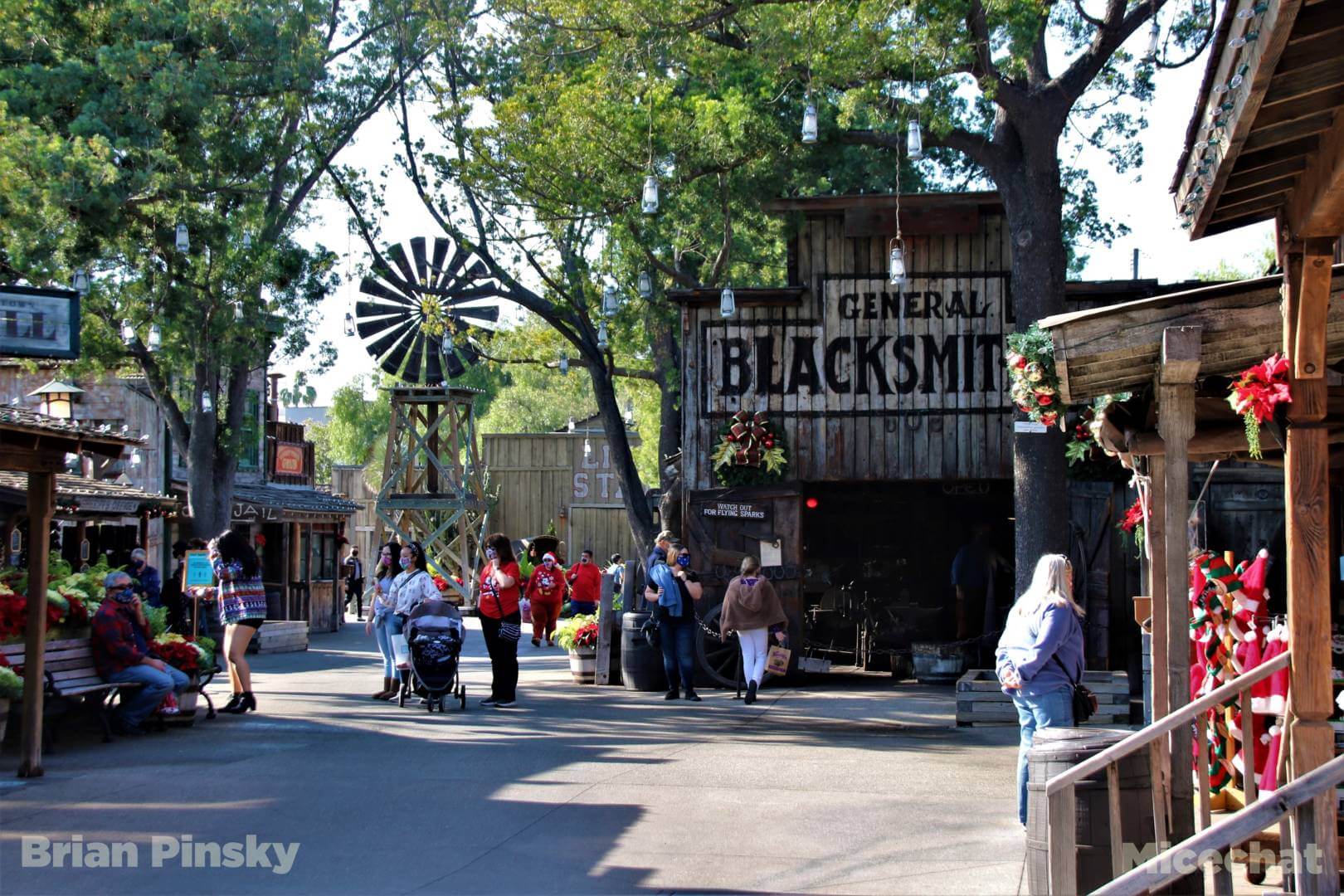 , Disneyland Resort Update – Holiday Twist and Avengers Surprise