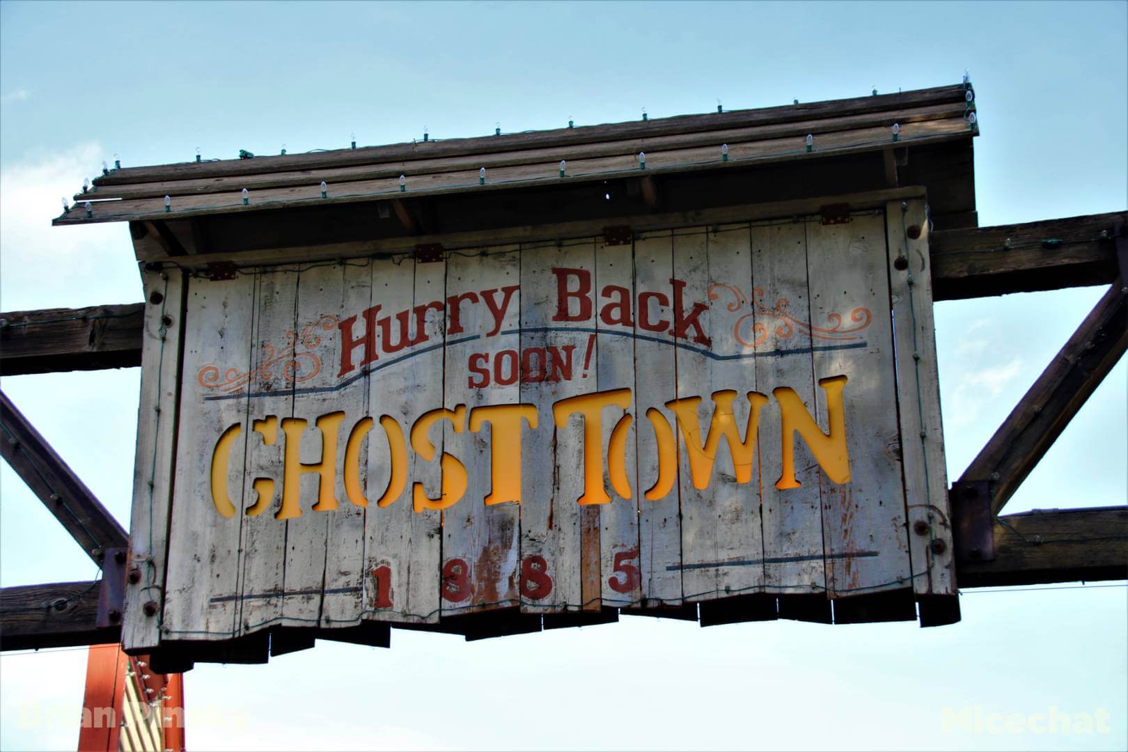 , Disneyland Resort Update – Holiday Twist and Avengers Surprise