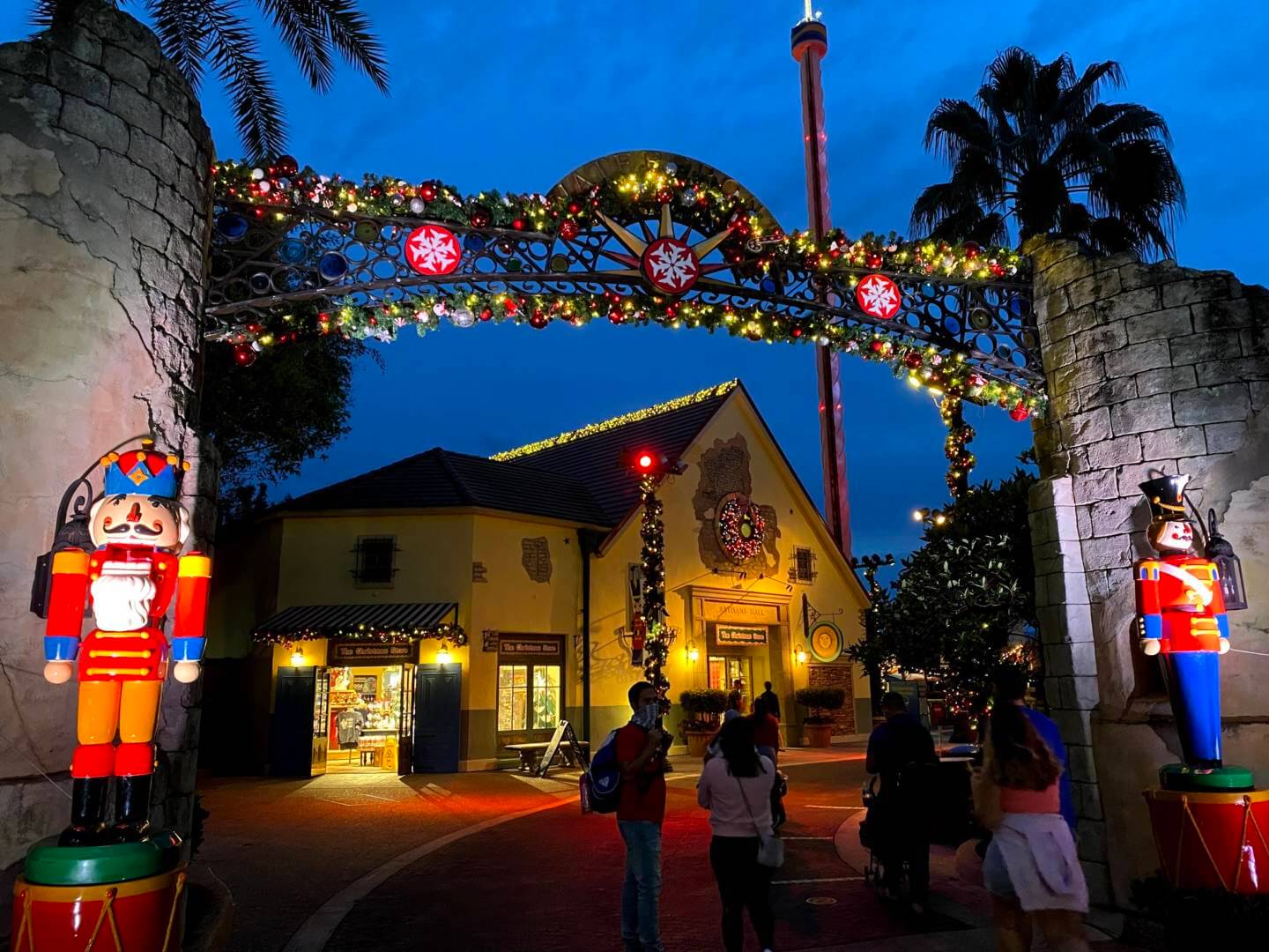 , Holiday Celebrations and fireworks at SeaWorld Orlando