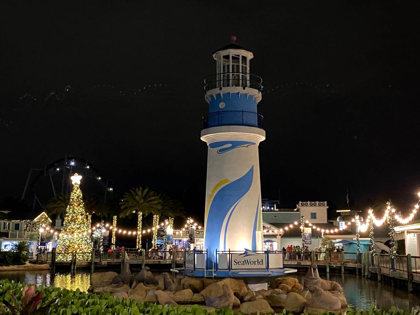 , Holiday Celebrations and fireworks at SeaWorld Orlando