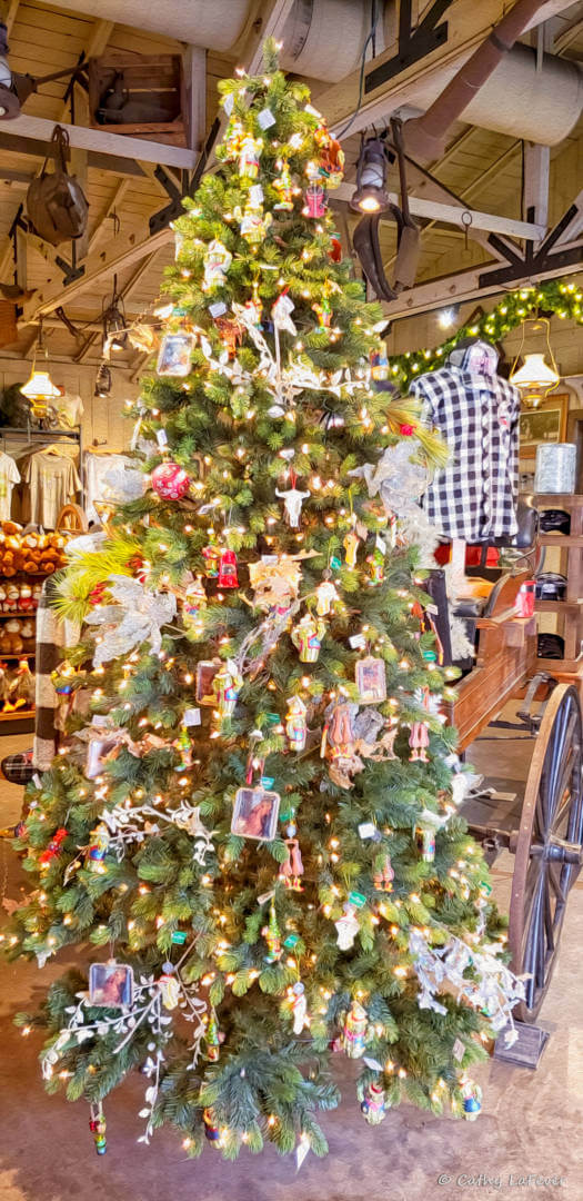 , Knott’s Gets Crafty For Christmas