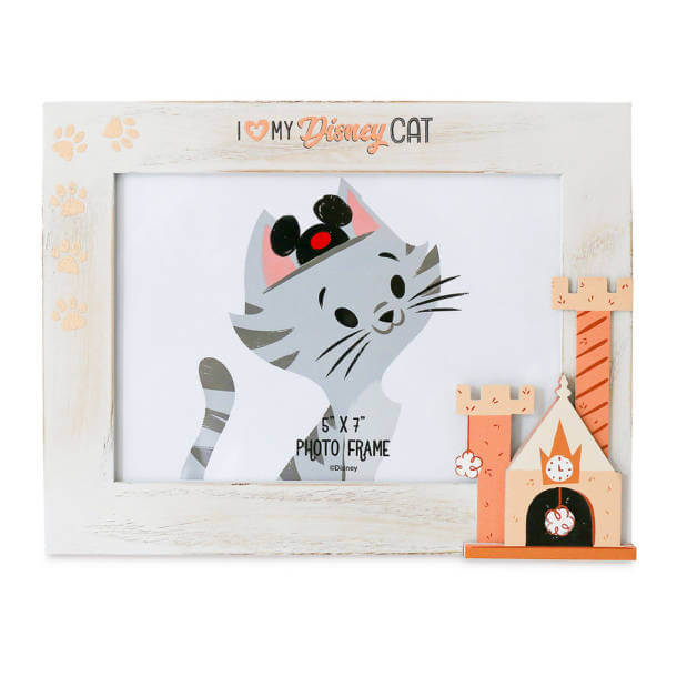 , Your Favorite Disney Cats and Dogs Claw Their Way Into New Collection