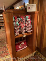 Disneyland-DCA-Buena-Vista-Street-Holiday-Sale-1-micechat