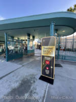 Disneyland-DCA-Entry-micechat