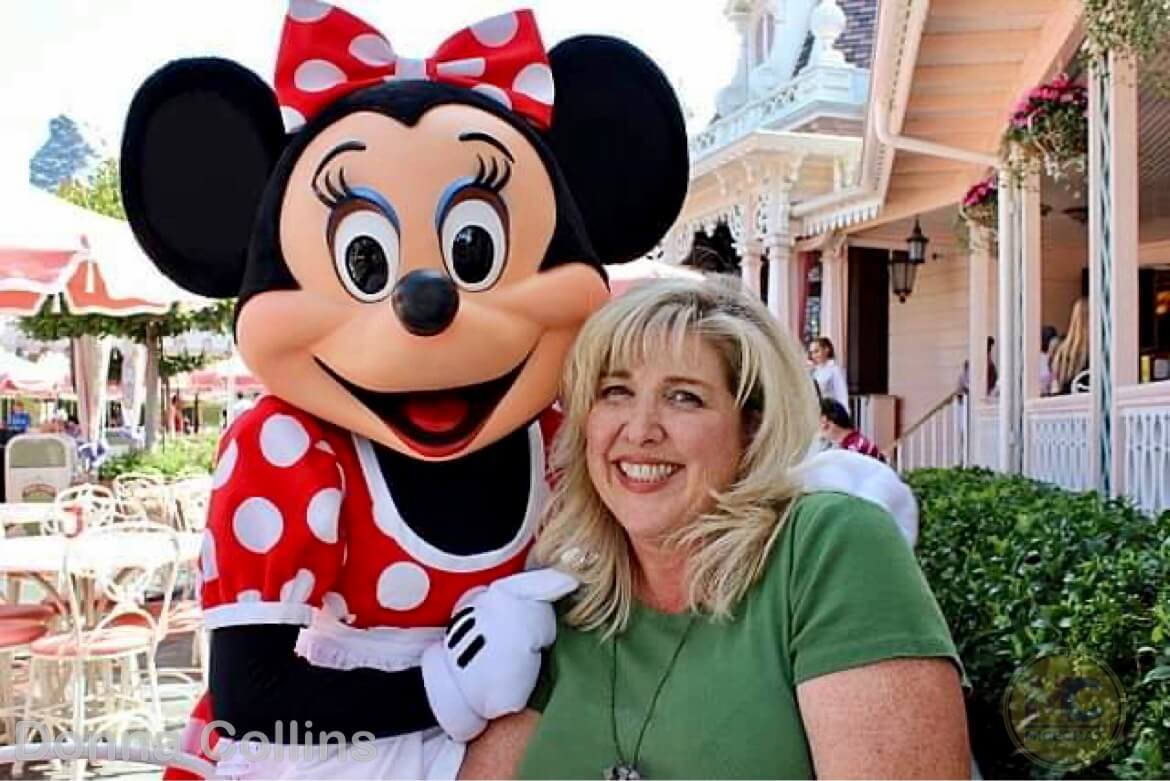 , Magic at Home: Rock the Dots with Minnie Mouse-Inspired Cookies