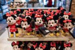 downtown-disney-world-of-disney-Minnie-Mouse-nuiMOs-display