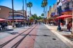 Disneyland-1-Hollywood Blvd crowd-micechat