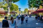 Disneyland-DCA crowd at WOD entrance-micechat