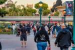 Disneyland-Downtown Disney crowd Monorail Beam-micechat