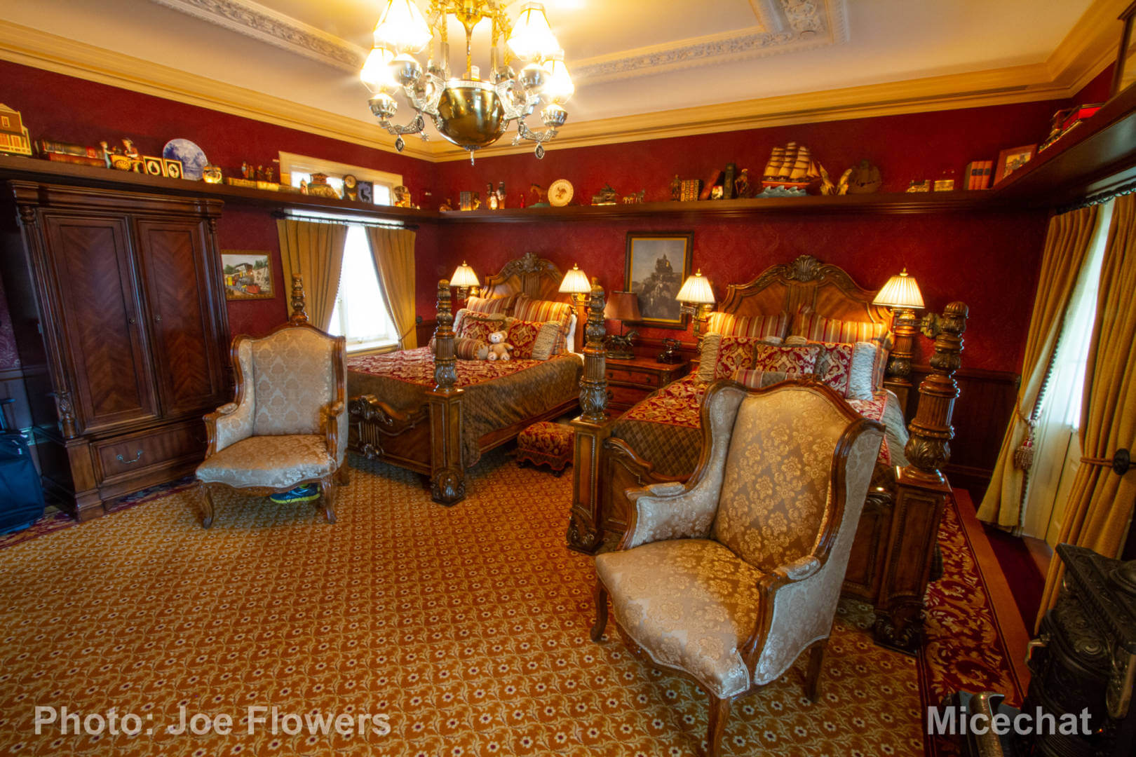 , Disneyland’s Secret Spaces: An Overnight Stay in the Dream Suite!