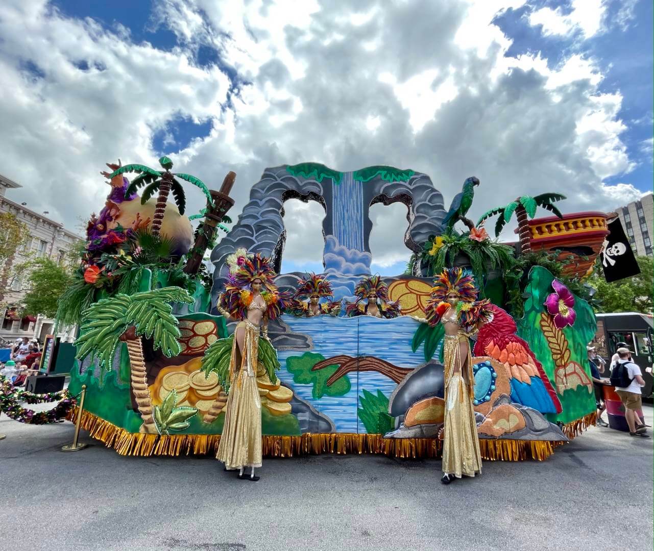 , Universal Orlando Update: Legacies, Tributes, and a Glittery Gator