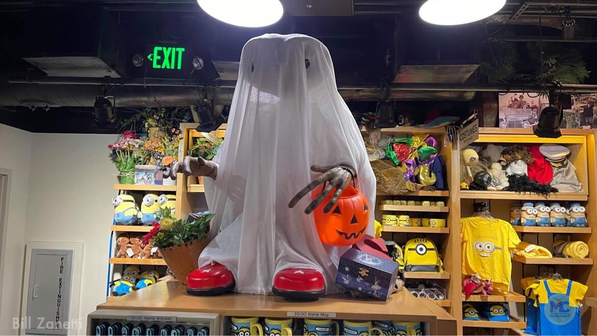 , Universal Orlando Update: Legacies, Tributes, and a Glittery Gator