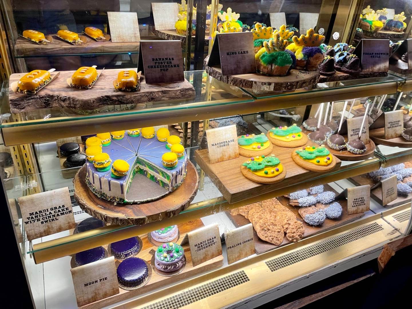 , Universal Orlando Update: Legacies, Tributes, and a Glittery Gator
