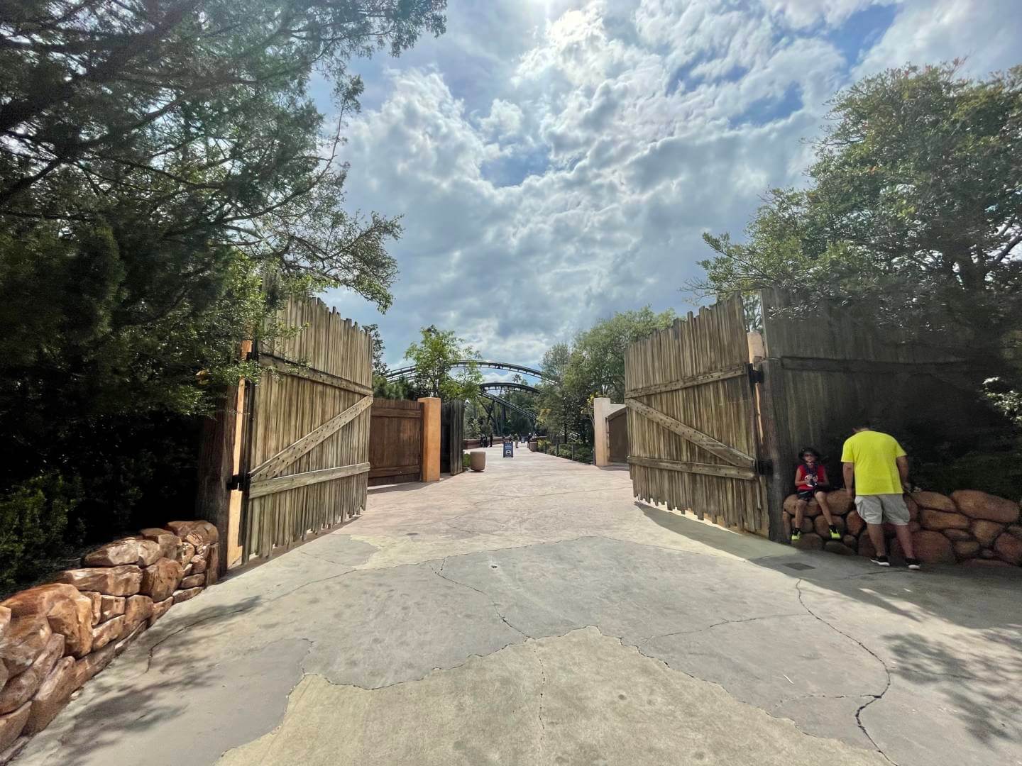 , Universal Orlando Update: Legacies, Tributes, and a Glittery Gator