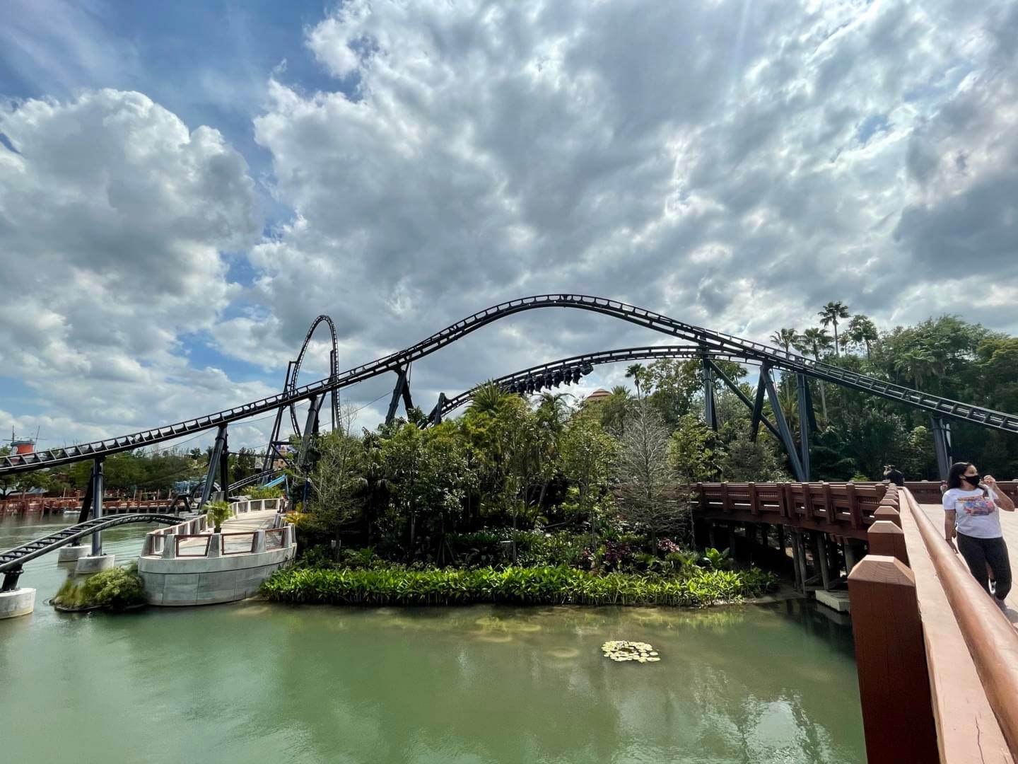 , Universal Orlando Update: Legacies, Tributes, and a Glittery Gator
