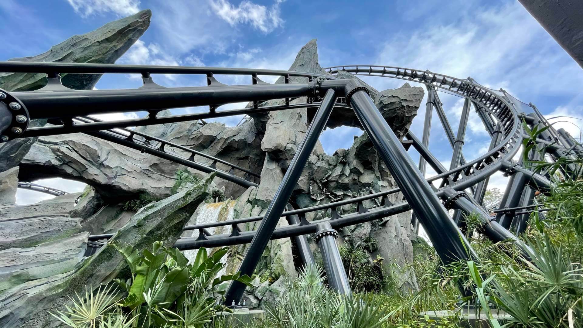 , Universal Orlando Update: Legacies, Tributes, and a Glittery Gator