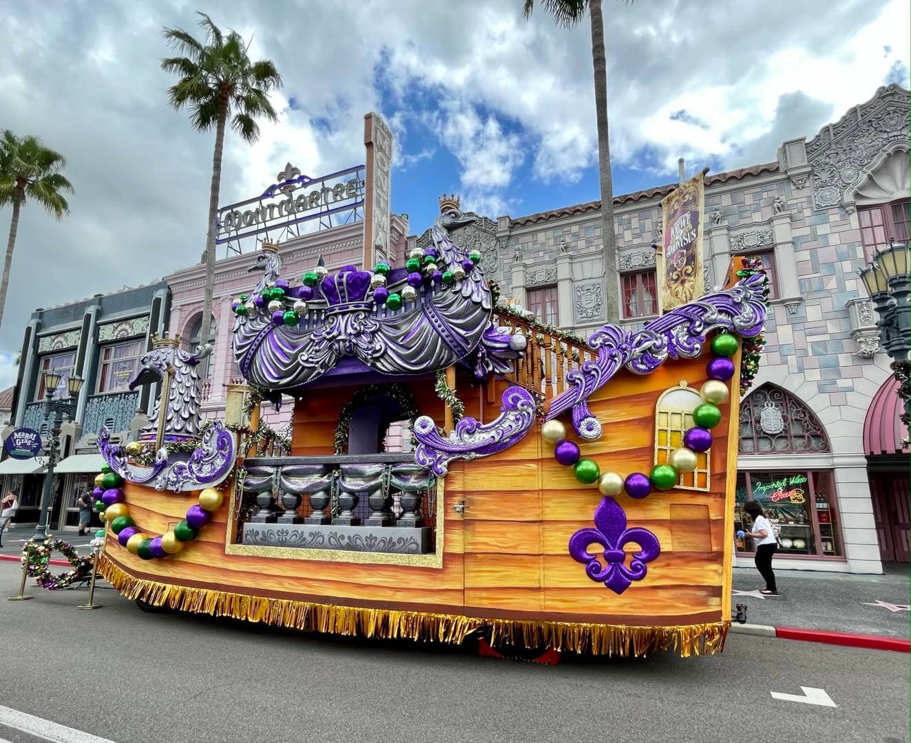 , Universal Orlando Update: Legacies, Tributes, and a Glittery Gator