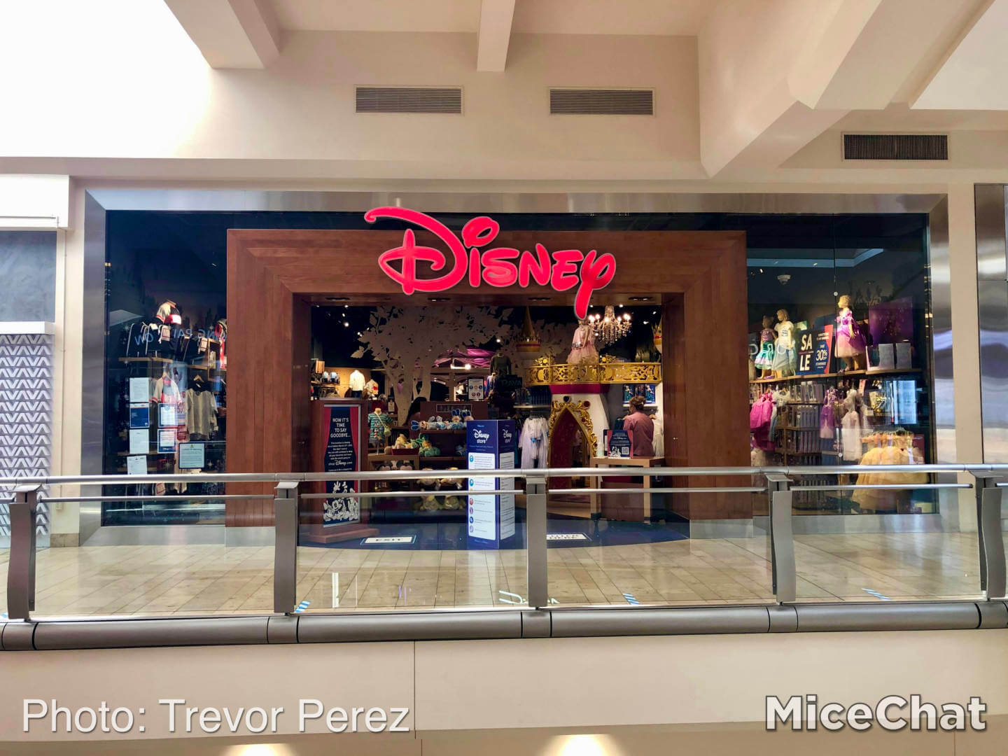 Disney Store closing, Magic Runs Out As Disney Stores Rapidly Close Across America