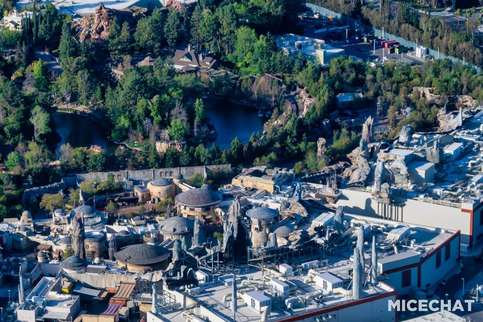 , Disneyland Update – Soarin’ Over a Soon to Open Disneyland