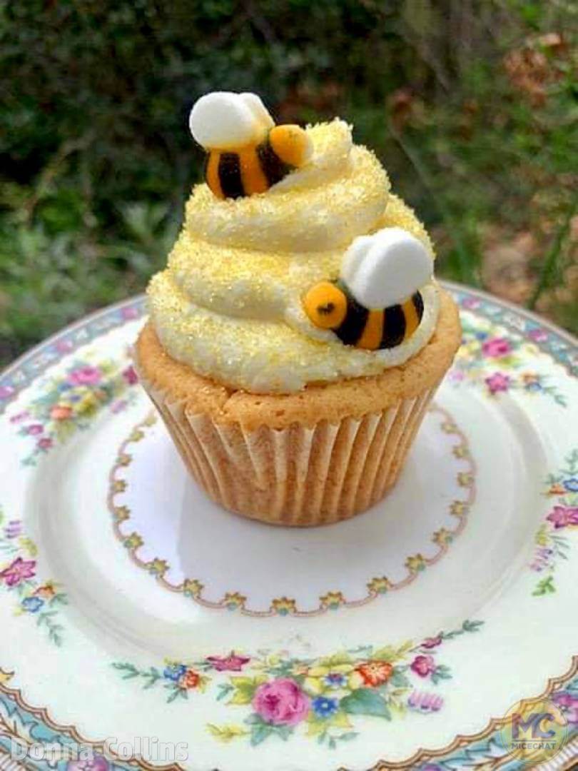 , Celebrate Earth Day Disneyland-Style with Copycat Hungry Bear Honey-Lemon Cupcakes