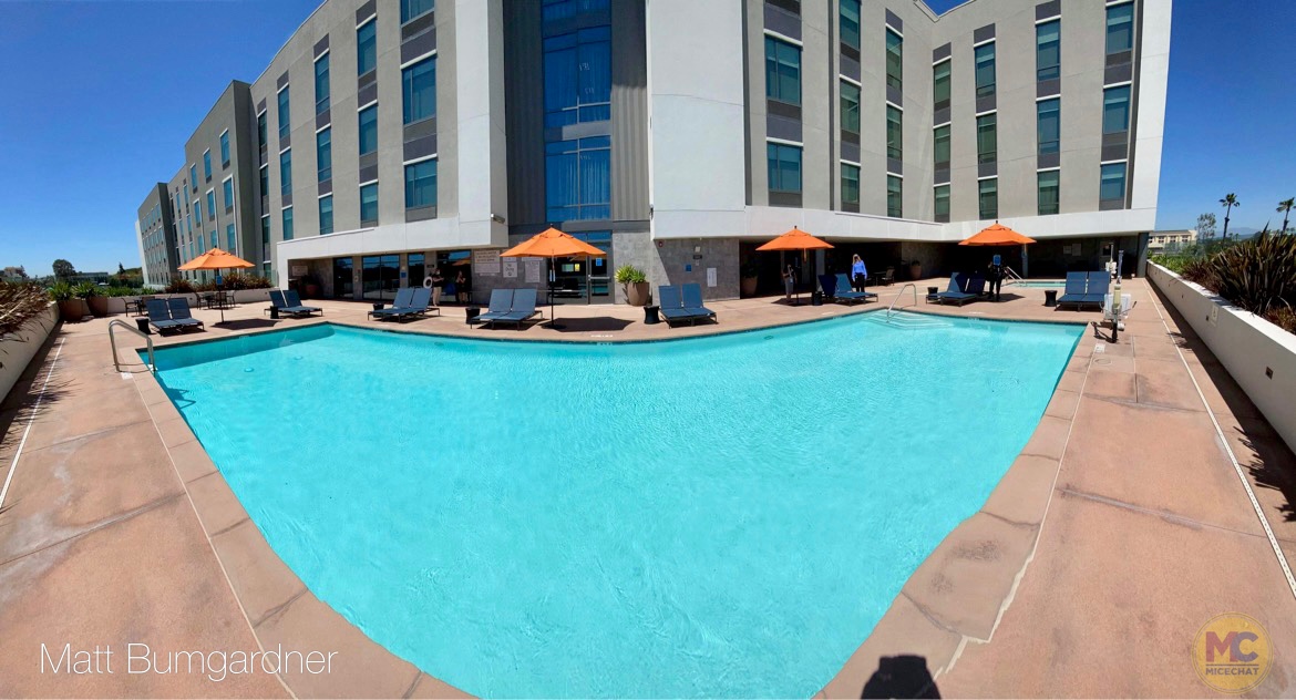 Hampton Inn & Suites Anaheim Pool
