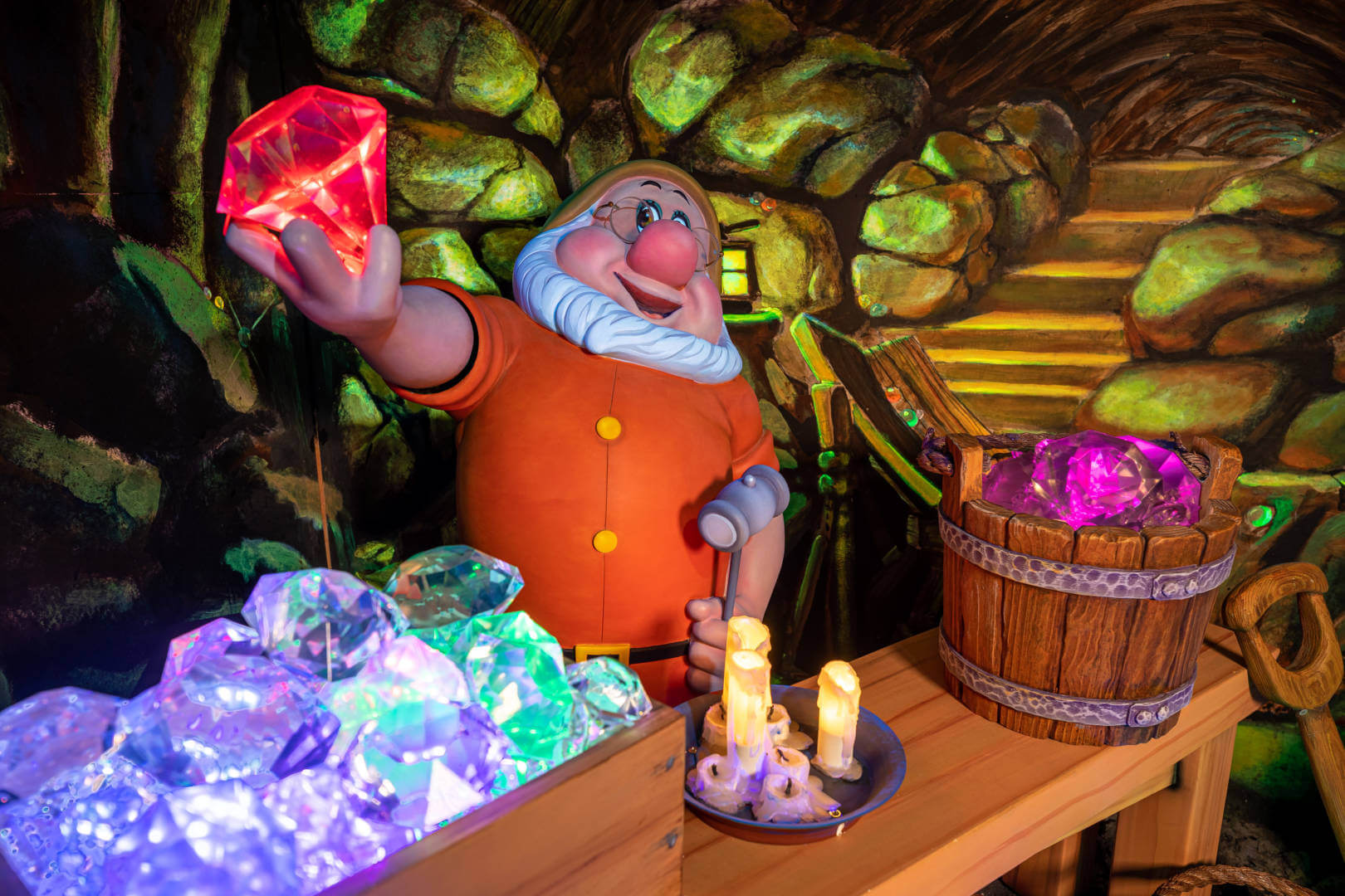 , FIRST LOOK: A Ride on Disneyland&#8217;s Reimagined Snow White Attraction