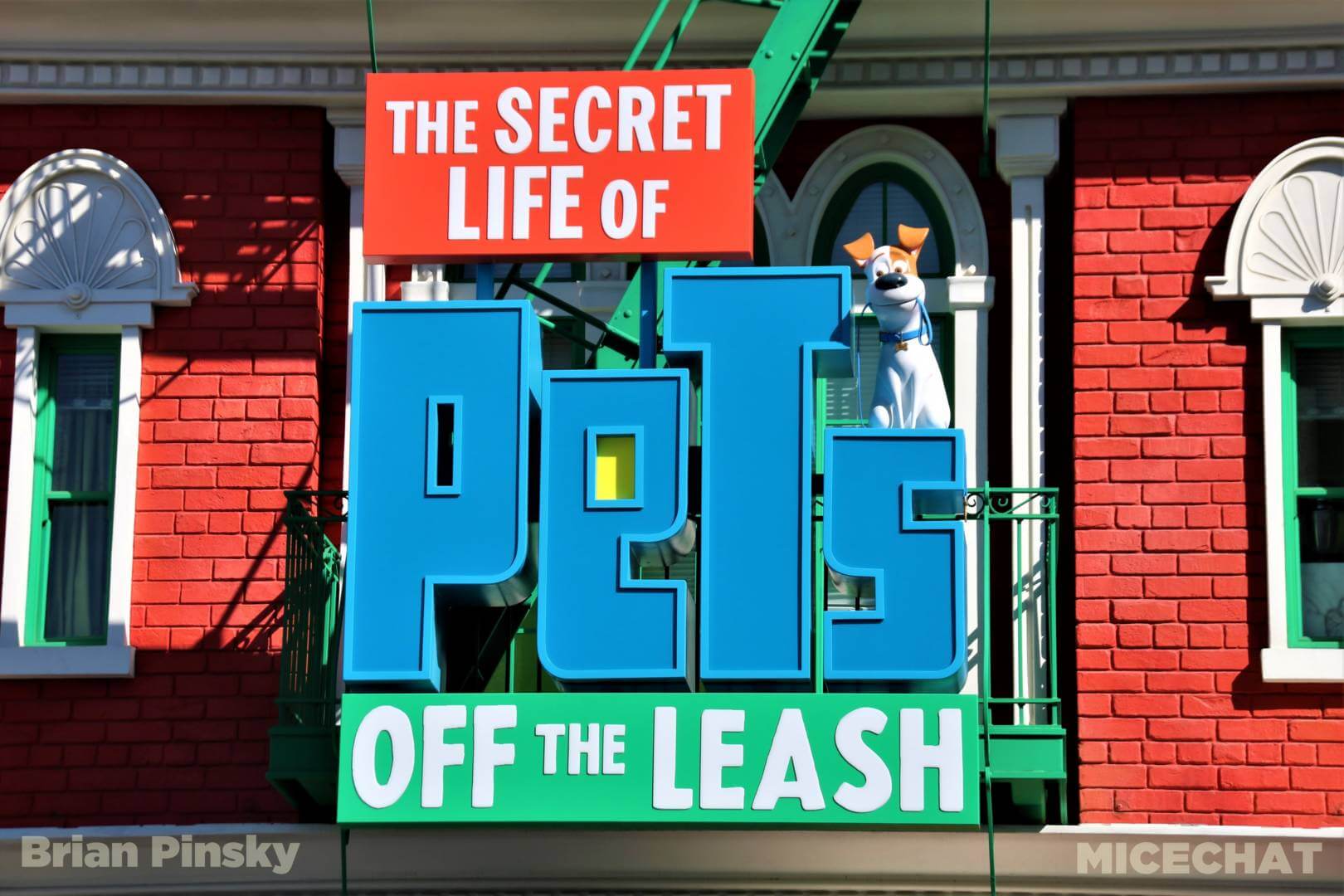 Attraction entrance of Secret Life of Pets: Off the Leash