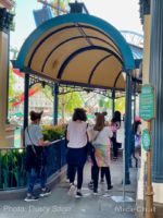 Disney California Aventure Little Mermaid line 2-micechat