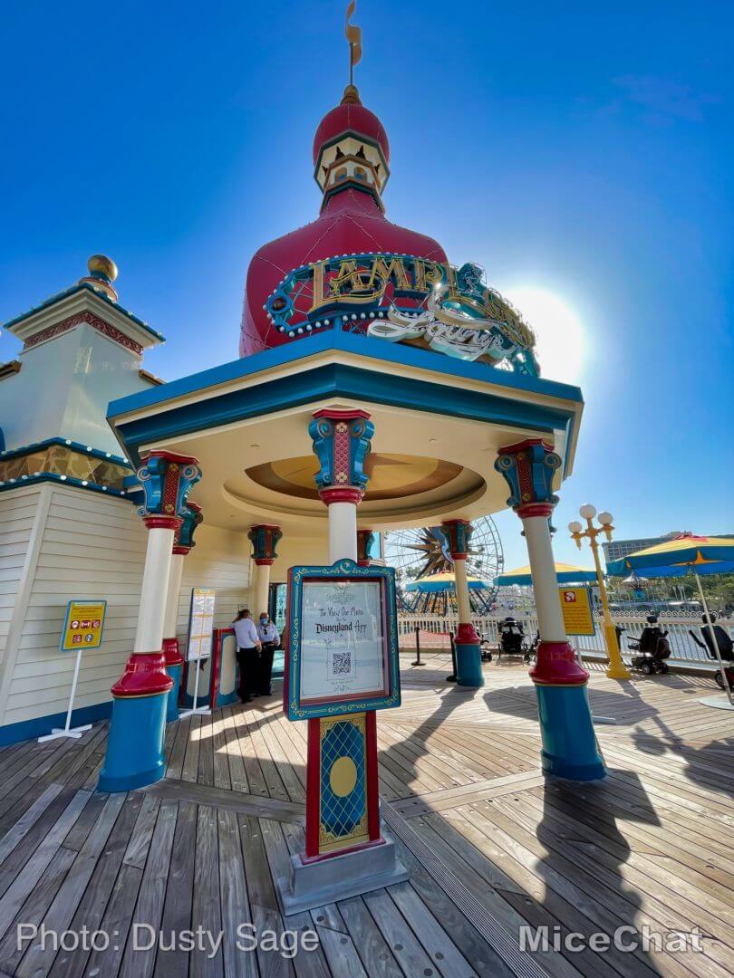 , DISNEYLAND UPDATE: Christmas Shines, Magic Key Shakeup & Suite Surprises
