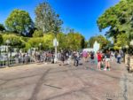 Disneyland Fantasyland Crowds Small World long line 1-micechat