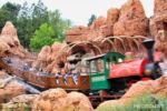Disneyland Frontierland Big Tunder Dinosaur 2-micechat