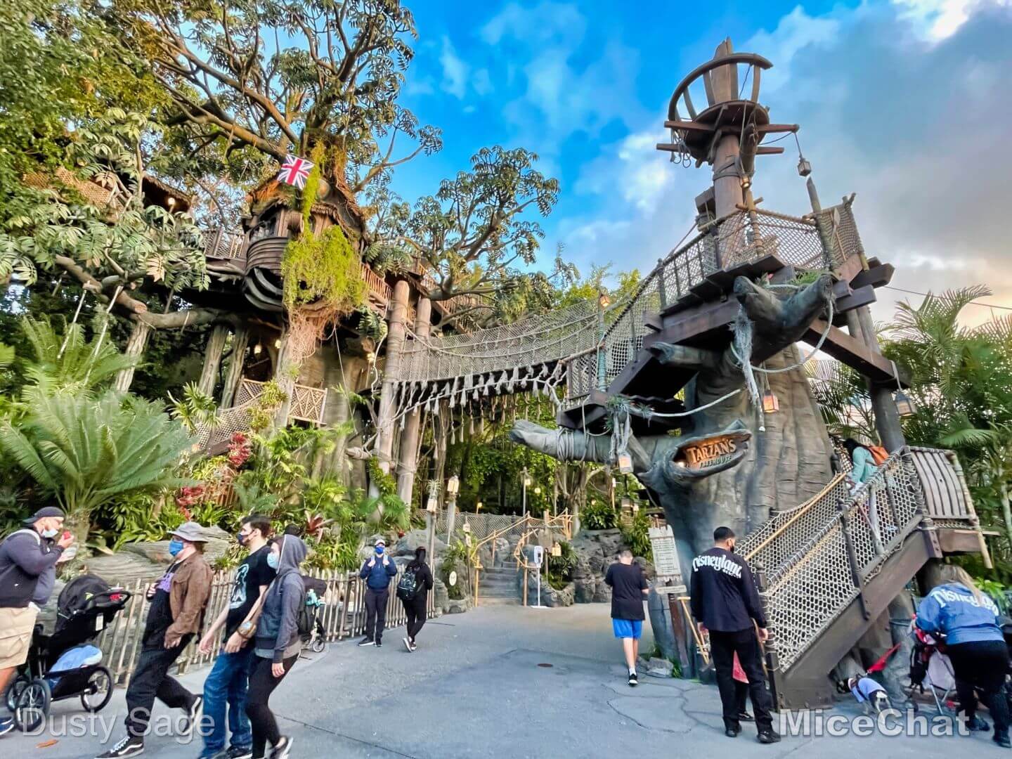 , Disneyland Update: It’s a Wall World After All