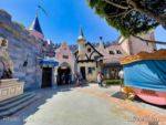 Disneyland fantasyland crowds snow white queue-micechat