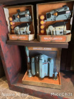 Disneyland-star-wars-galaxys-edge-boba-fett-gauntlets-jet-pack