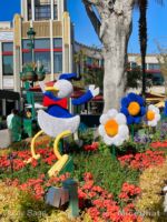 Downtown Disney summer display donald together-micechat
