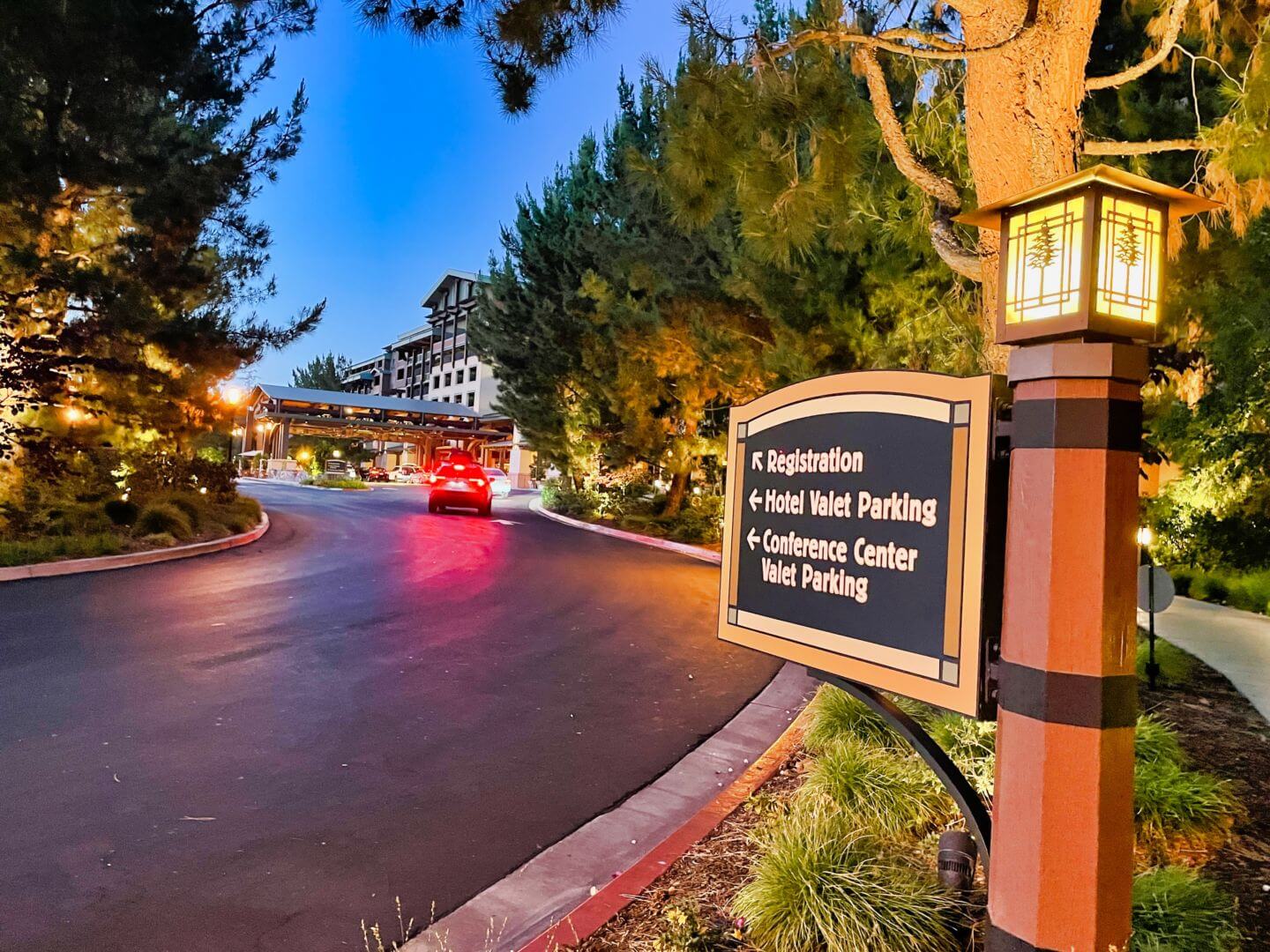 , Disneyland Update – Avengers, Fireworks, Staffing & Crowds!