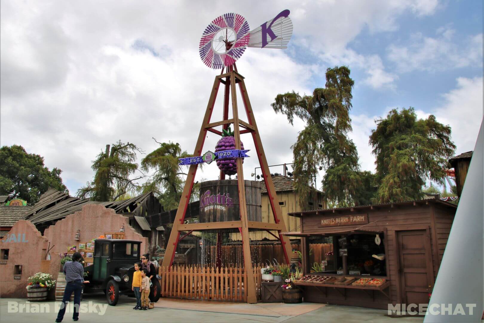 , Knott’s Berry Farm 100th Anniversary Harvests Music and Nostalgic Fun