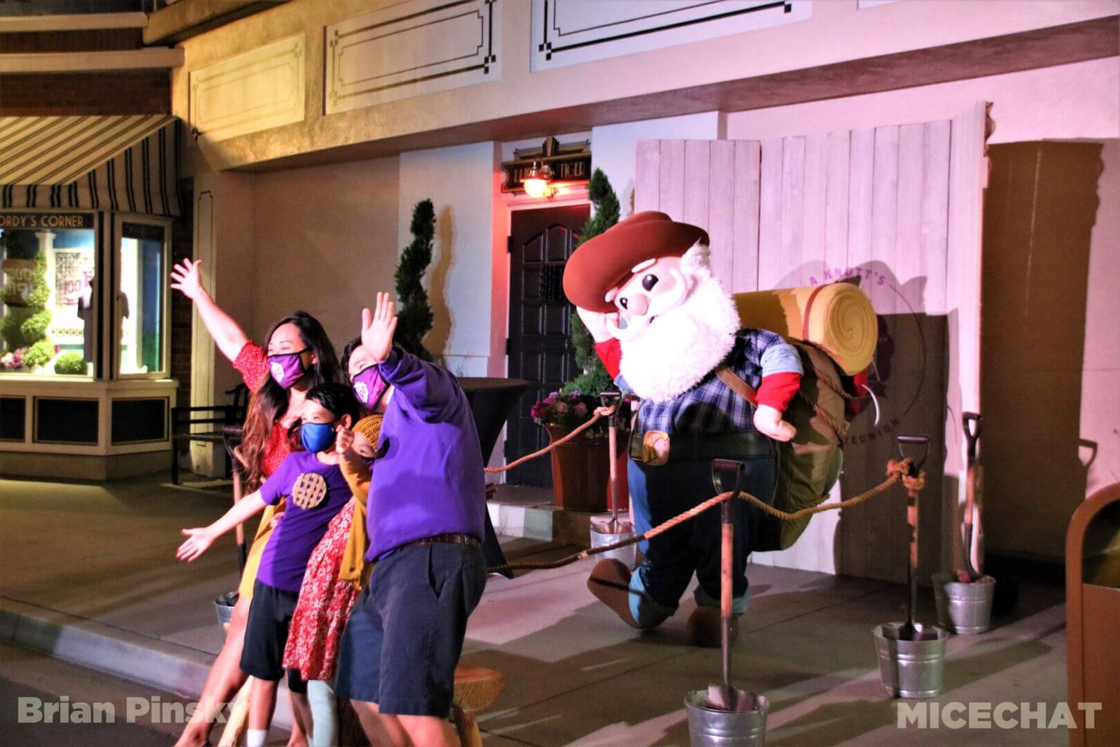 , Knott’s Berry Farm 100th Anniversary Harvests Music and Nostalgic Fun